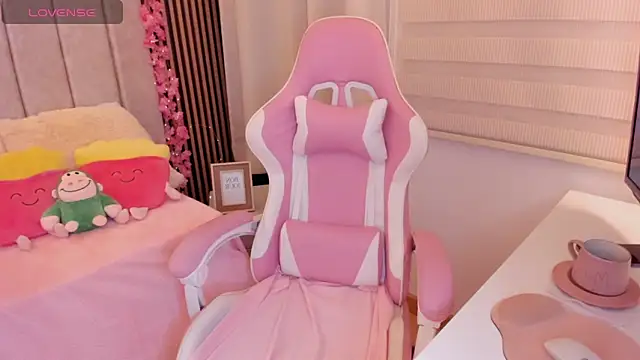 tamy xoo online show from December 2025 05:52:01 PM