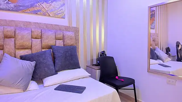 Snapshot of avis_lara chatting on September 2025 07:06:02 PM avis lara online show from September 2025 07:06:02 PM