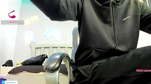 Snapshot of HarolddXL chatting on December 2025 01:31:02 PM HarolddXL online show from December 2025 01:31:02 PM