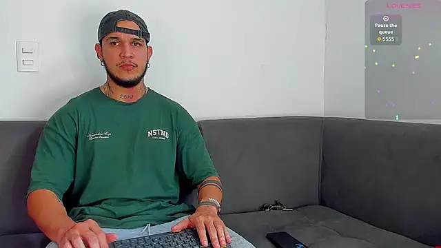 austinoficial online show from October 2025 08:31:01 PM