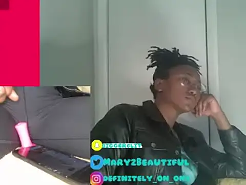 Snapshot of dragdemballznme chatting on January 2025 10:34:02 PM dragdemballznme online show from January 2025 10:34:02 PM