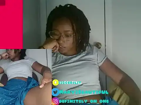 Snapshot of dragdemballznme chatting on January 2025 04:55:02 PM dragdemballznme online show from January 2025 04:55:02 PM