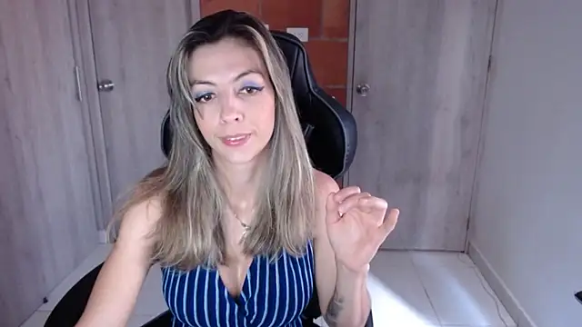 Princezzlove3 online show from March 2025 03:35:01 PM