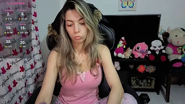 Princezzlove3 online show from October 2025 04:05:02 PM