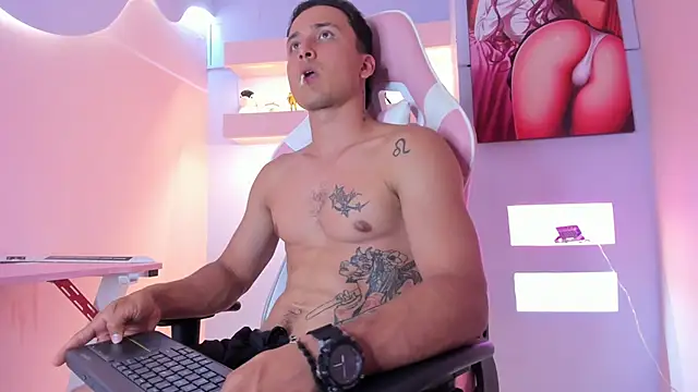 Snapshot of BrandonColee chatting on January 2025 07:16:02 PM BrandonColee online show from January 2025 07:16:02 PM