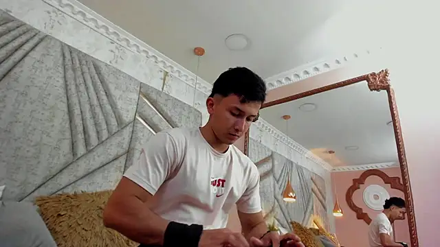 Snapshot of BrandonColee chatting on January 2025 12:18:01 PM BrandonColee online show from January 2025 12:18:01 PM