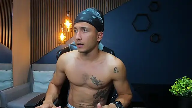 Snapshot of BrandonColee chatting on January 2025 06:34:02 PM BrandonColee online show from January 2025 06:34:02 PM