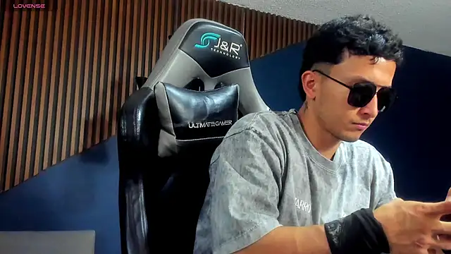 Snapshot of BrandonColee chatting on January 2025 12:47:02 PM BrandonColee online show from January 2025 12:47:02 PM