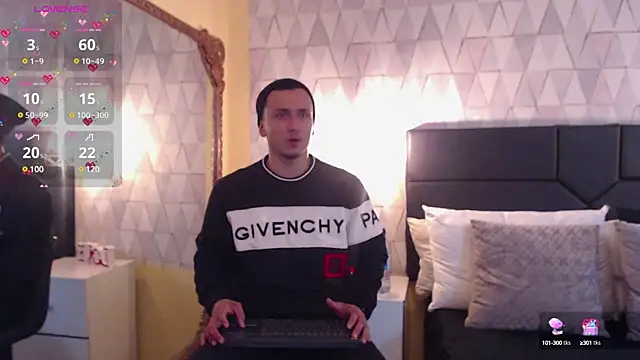 Snapshot of BrandonColee chatting on January 2025 12:43:01 PM BrandonColee online show from January 2025 12:43:01 PM