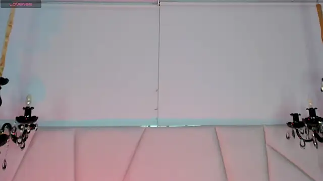 Aitana Hilton  online show from November 2025 12:07:01 PM