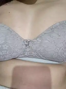 Snapshot of nikkibenza chatting on January 2025 04:24:01 PM nikkibenza online show from January 2025 04:24:01 PM