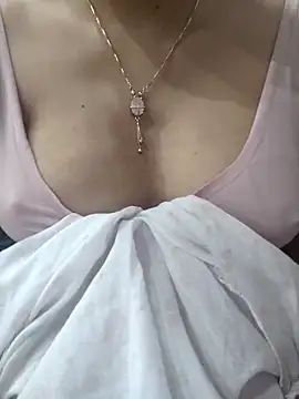 Snapshot of nikkibenza chatting on March 2025 02:55:02 PM nikkibenza online show from March 2025 02:55:02 PM