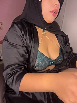 zahra Jalid online show from April 2026 11:18:02 PM