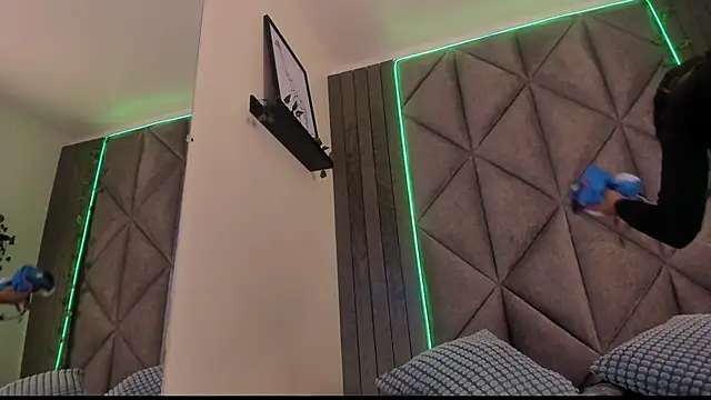 Snapshot of SabrinaSpell_ chatting on November 2025 11:46:01 AM SabrinaSpell online show from November 2025 11:46:01 AM