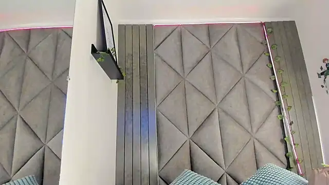 Snapshot of SabrinaSpell_ chatting on December 2025 11:48:01 AM SabrinaSpell online show from December 2025 11:48:01 AM