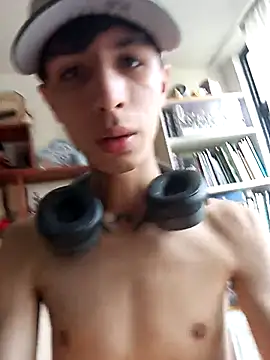 adriaav online show from March 2025 10:24:01 PM