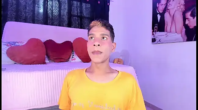 Snapshot of Ethan_Boyy chatting on January 2025 03:33:01 PM Ethan Boyy online show from January 2025 03:33:01 PM