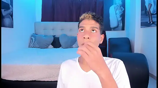 Snapshot of Ethan_Boyy chatting on February 2025 04:42:01 AM Ethan Boyy online show from February 2025 04:42:01 AM