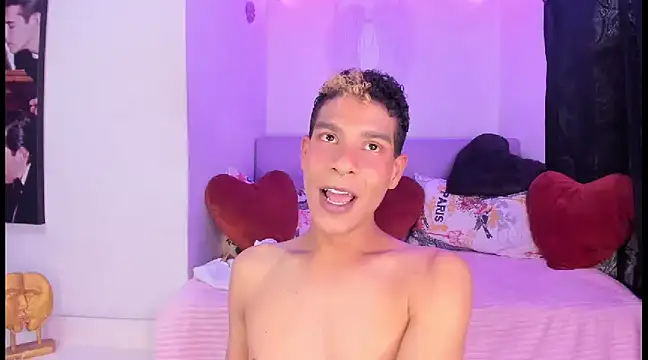 Snapshot of Ethan_Boyy chatting on February 2025 10:07:02 PM Ethan Boyy online show from February 2025 10:07:02 PM