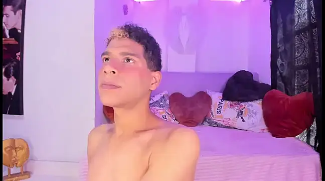 Snapshot of Ethan_Boyy chatting on February 2025 05:05:02 PM Ethan Boyy online show from February 2025 05:05:02 PM