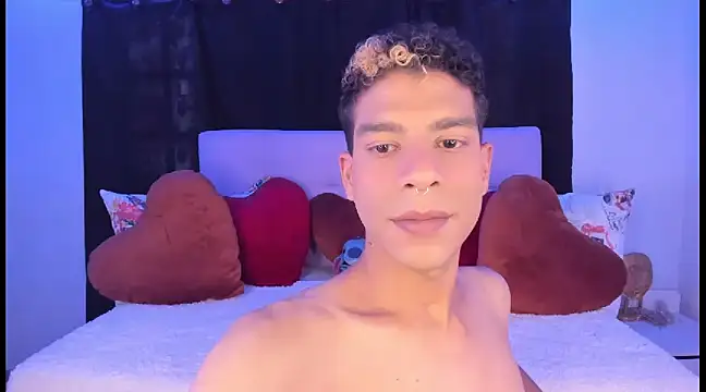 Snapshot of Ethan_Boyy chatting on February 2025 10:48:02 PM Ethan Boyy online show from February 2025 10:48:02 PM