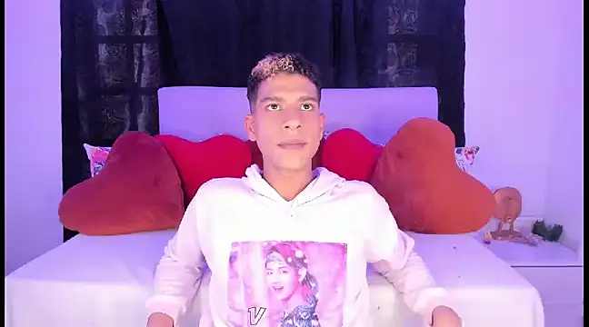 Snapshot of Ethan_Boyy chatting on February 2025 09:58:02 PM Ethan Boyy online show from February 2025 09:58:02 PM