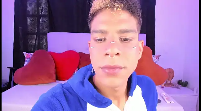 Snapshot of Ethan_Boyy chatting on February 2025 09:47:02 PM Ethan Boyy online show from February 2025 09:47:02 PM