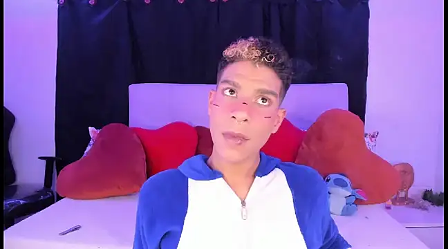 Snapshot of Ethan_Boyy chatting on February 2025 04:32:02 AM Ethan Boyy online show from February 2025 04:32:02 AM