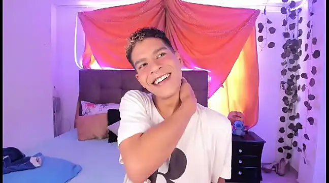 Snapshot of Ethan_Boyy chatting on March 2025 05:36:02 PM Ethan Boyy online show from March 2025 05:36:02 PM