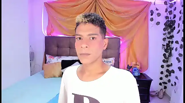 Snapshot of Ethan_Boyy chatting on March 2025 08:11:01 PM Ethan Boyy online show from March 2025 08:11:01 PM