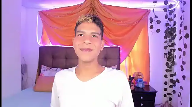 Snapshot of Ethan_Boyy chatting on March 2025 05:43:02 PM Ethan Boyy online show from March 2025 05:43:02 PM