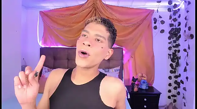 Snapshot of Ethan_Boyy chatting on March 2025 09:31:02 PM Ethan Boyy online show from March 2025 09:31:02 PM