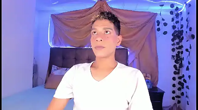 Snapshot of Ethan_Boyy chatting on March 2025 12:55:02 AM Ethan Boyy online show from March 2025 12:55:02 AM