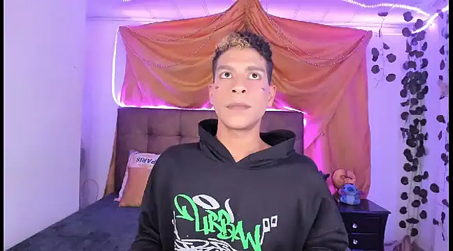 Snapshot of Ethan_Boyy chatting on March 2025 01:46:01 AM Ethan Boyy online show from March 2025 01:46:01 AM