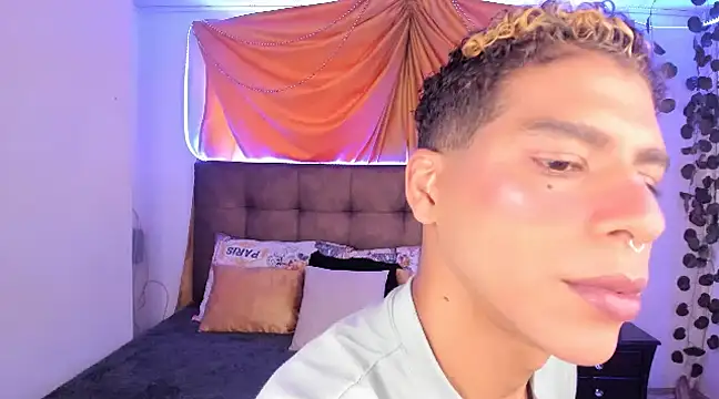 Snapshot of Ethan_Boyy chatting on March 2025 06:23:01 PM Ethan Boyy online show from March 2025 06:23:01 PM