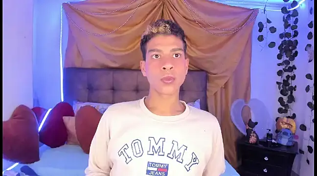 Snapshot of Ethan_Boyy chatting on March 2025 03:09:02 AM Ethan Boyy online show from March 2025 03:09:02 AM