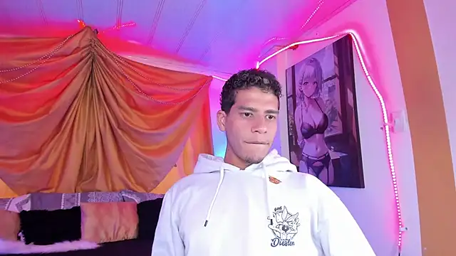 Snapshot of Ethan_Boyy chatting on October 2025 10:18:01 PM Ethan Boyy online show from October 2025 10:18:01 PM