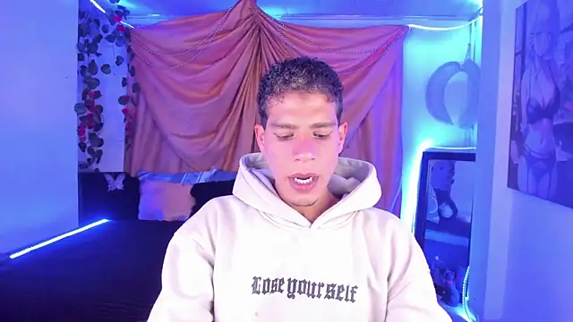 Snapshot of Ethan_Boyy chatting on October 2025 11:14:01 PM Ethan Boyy online show from October 2025 11:14:01 PM