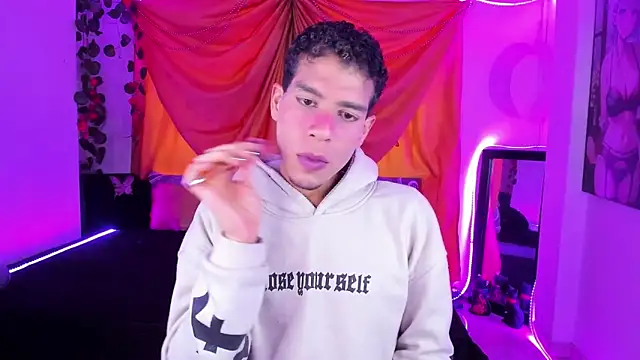 Snapshot of Ethan_Boyy chatting on October 2025 09:04:02 PM Ethan Boyy online show from October 2025 09:04:02 PM