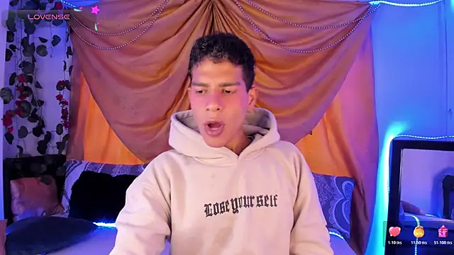 Snapshot of Ethan_Boyy chatting on November 2025 09:48:02 PM Ethan Boyy online show from November 2025 09:48:02 PM