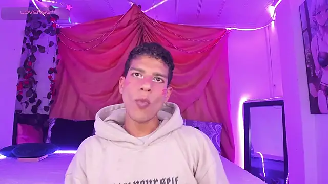 Snapshot of Ethan_Boyy chatting on November 2025 10:30:01 PM Ethan Boyy online show from November 2025 10:30:01 PM