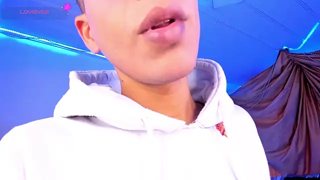 Snapshot of Ethan_Boyy chatting on November 2025 10:13:02 PM Ethan Boyy online show from November 2025 10:13:02 PM