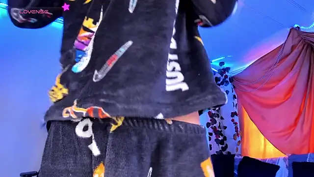 Snapshot of Ethan_Boyy chatting on December 2025 06:13:02 PM Ethan Boyy online show from December 2025 06:13:02 PM