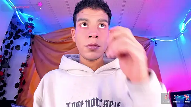 Snapshot of Ethan_Boyy chatting on December 2025 10:26:01 PM Ethan Boyy online show from December 2025 10:26:01 PM