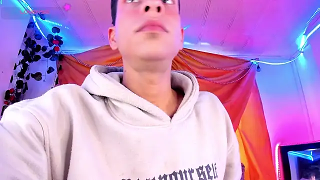 Snapshot of Ethan_Boyy chatting on December 2025 07:18:01 PM Ethan Boyy online show from December 2025 07:18:01 PM