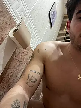 Snapshot of adictocm28 chatting on January 2025 06:53:02 PM adictocm28 online show from January 2025 06:53:02 PM