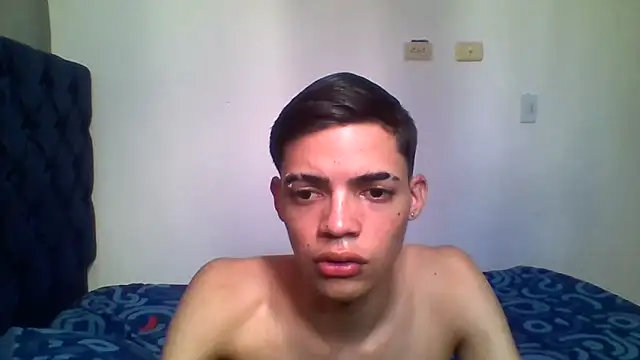 Latinos 2001 online show from April 2026 04:53:02 PM