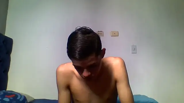 Snapshot of Latinos_2001 chatting on June 2026 02:55:01 PM Latinos 2001 online show from June 2026 02:55:01 PM