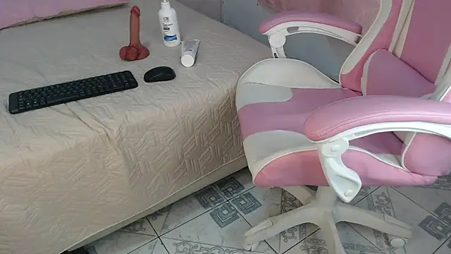 Snapshot of gracelove_1 chatting on January 2025 04:12:01 PM gracelove 1 online show from January 2025 04:12:01 PM