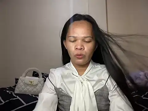 Snapshot of SophiaCourthaway chatting on June 2026 01:48:01 PM SophiaCourthaway online show from June 2026 01:48:01 PM